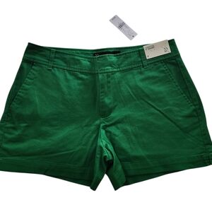New York & Company NWT Kelly Green Women's 4" Chino Shorts - 4